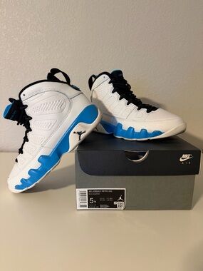 (GS) Air Jordan 9 Retro ‘Powder Blue’ FV0143-101